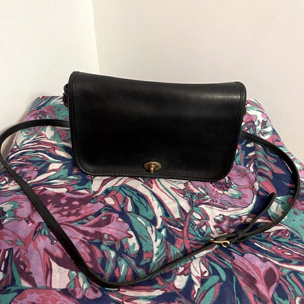 Coach 9755 Vintage 1980’s Black Leather crossbody bag